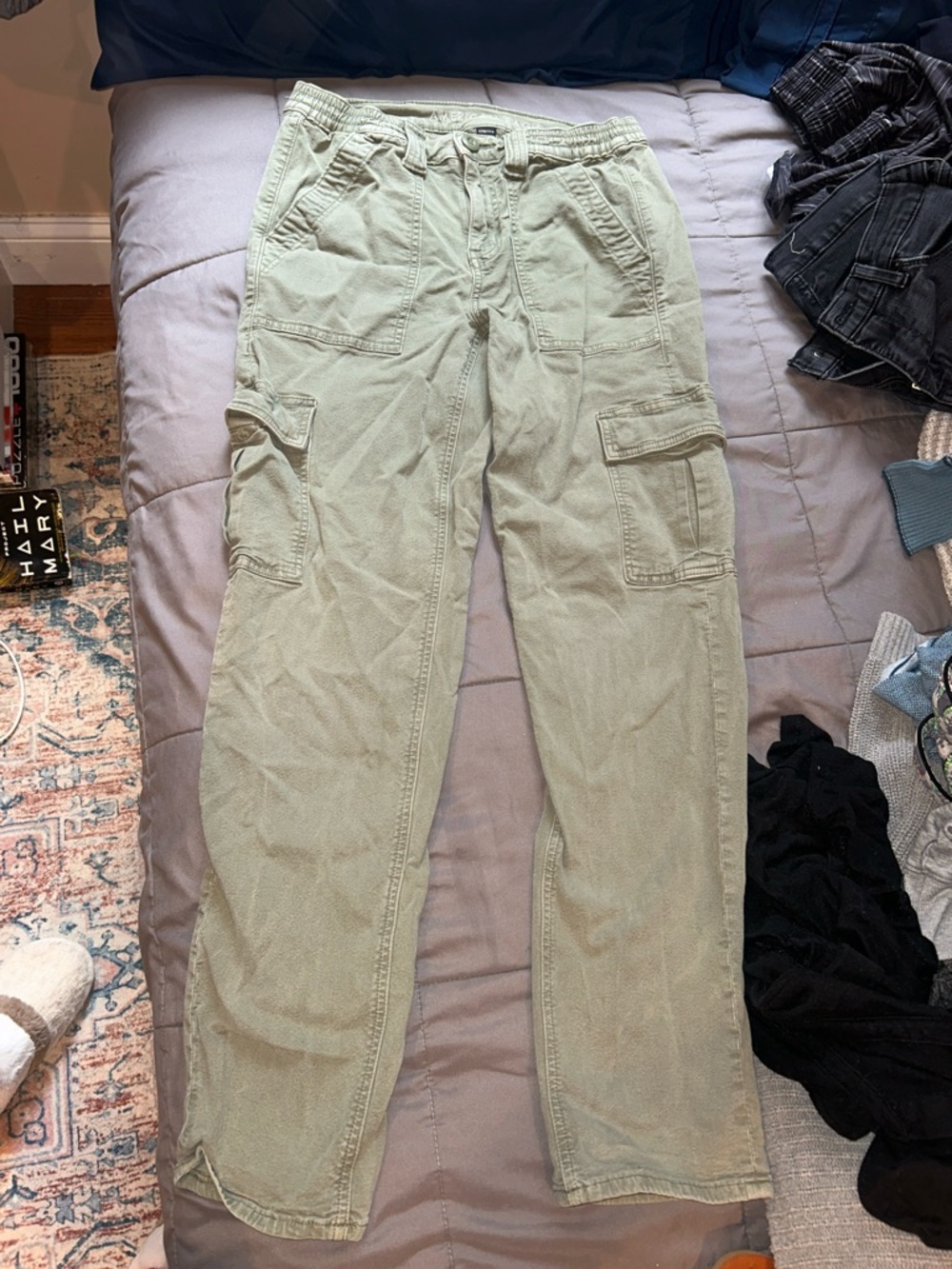 women’s Olive Green Cargo Pants - Relaxed Fit